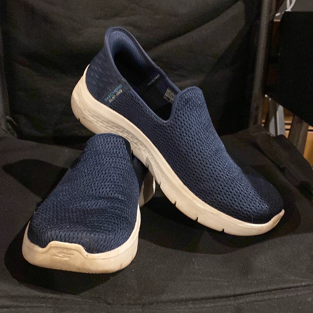 Ladies navy blue Skechers sneakers